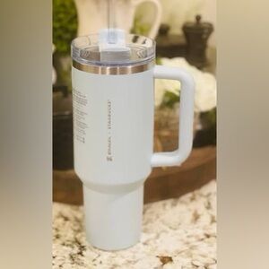 Starbucks Stanley Collab Cup in 40oz